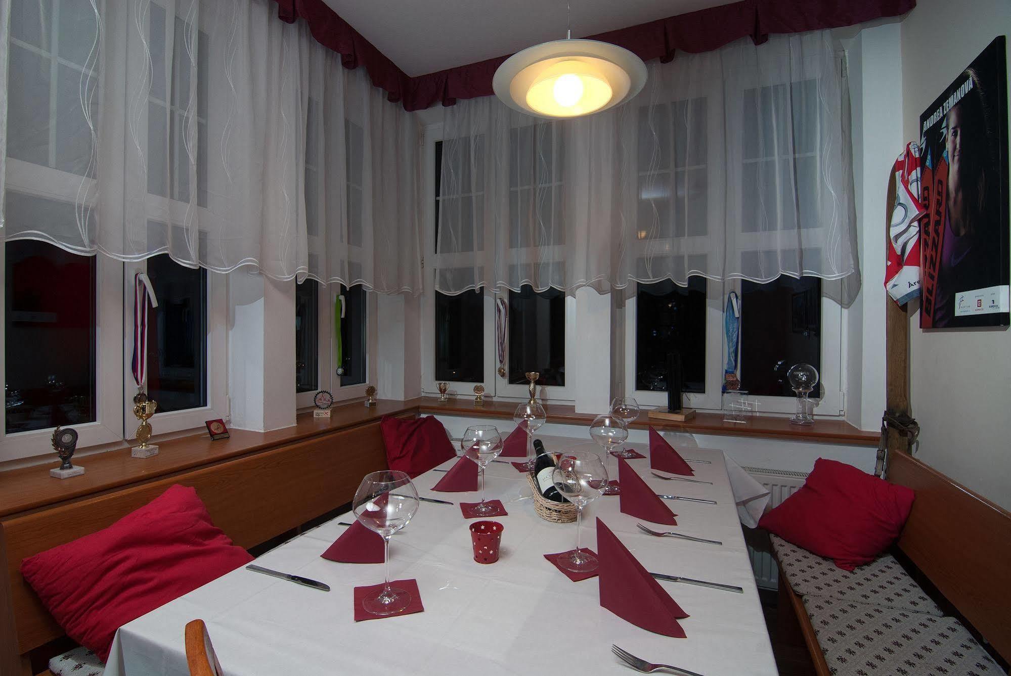 Lyzarska Bouda Domovina Hotell Špindlerŭv Mlýn Exteriör bild